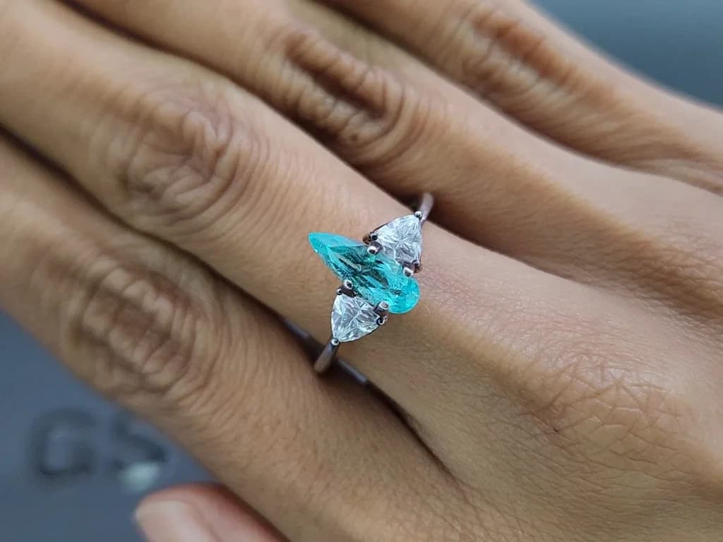 Neon Paraiba tourmaline greenish blue pear cut 1.16 carats, Mozambique ID 10994