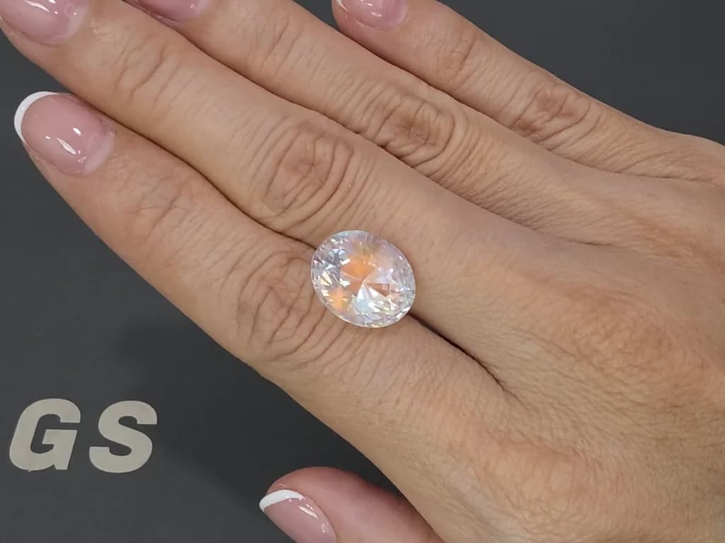Rainbow moonstone in oval cut 8.54 carats, Madagascar ID 12297