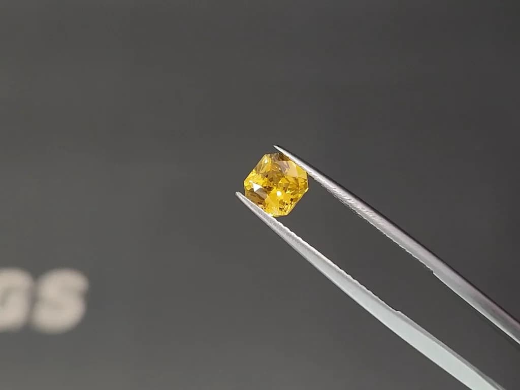 Sapphire Vivid Yellow radiant cut 1.53 carats, Sri Lanka ID 12397