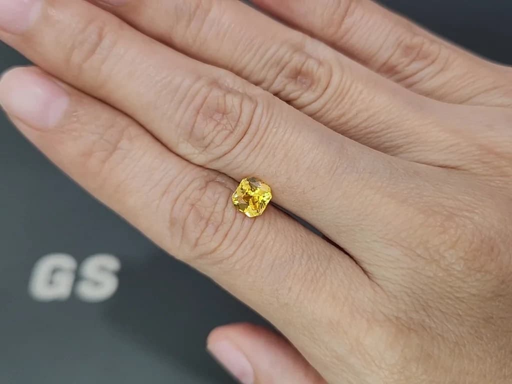 Sapphire Vivid Yellow radiant cut 1.53 carats, Sri Lanka ID 12397