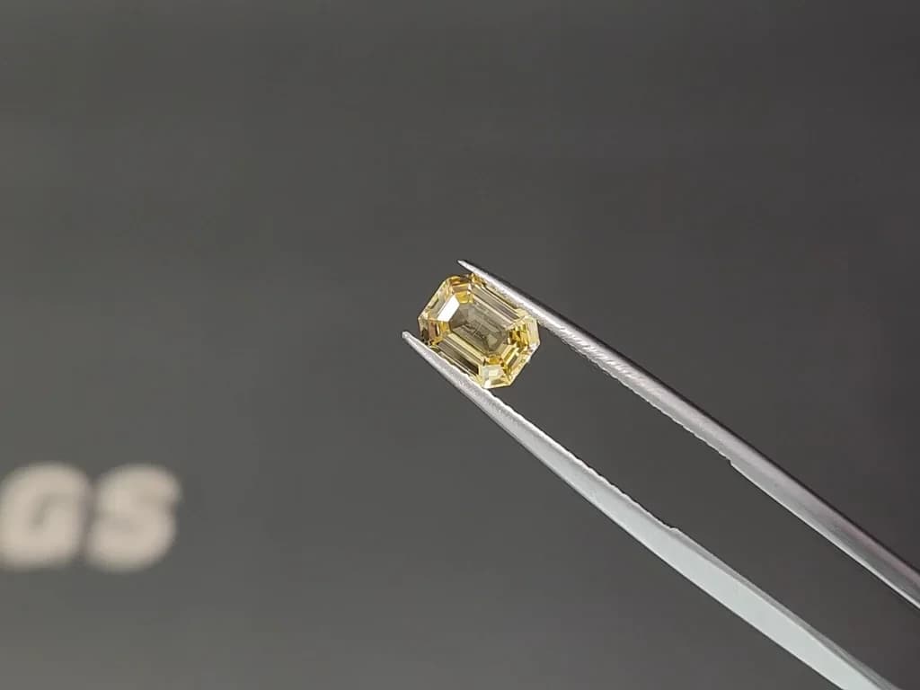 Sapphire Vivid Yellow octagon cut 1.55 carats, Sri Lanka ID 12398