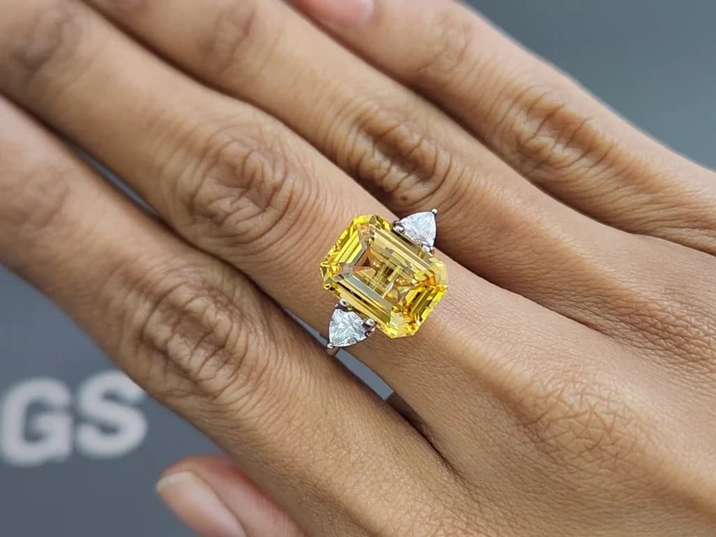 Unheated Golden Vivid Yellow sapphire in octagon cut 8.10 carats, Sri Lanka ID 10796