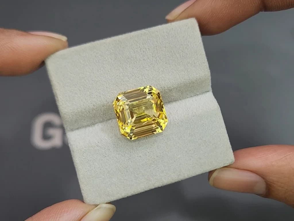 Unheated Intense Yellow sapphire in octagon 13.07 carats, Sri Lanka ID 10797