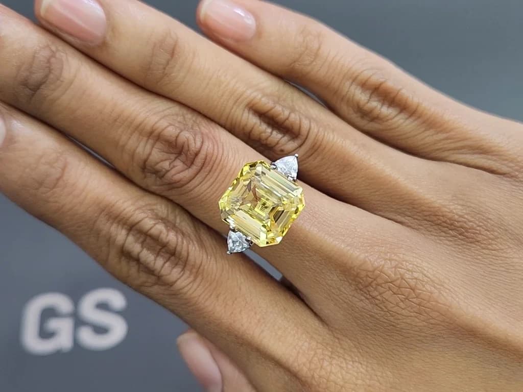 Unheated Intense Yellow sapphire in octagon 13.07 carats, Sri Lanka ID 10797