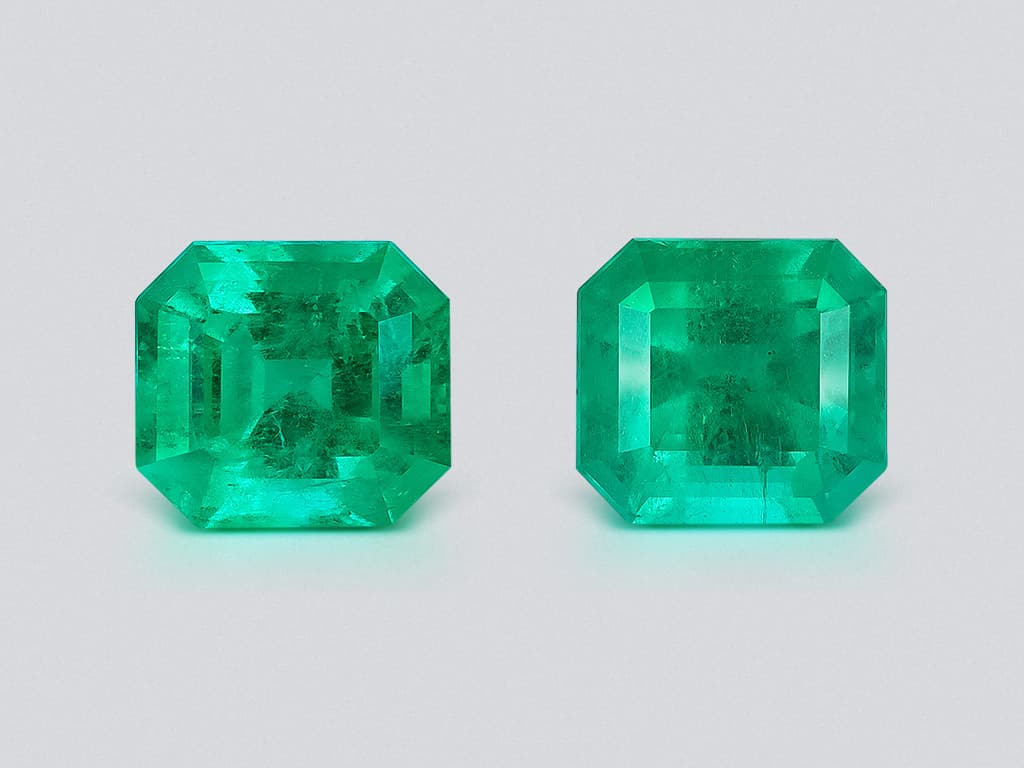 Pair of Muzo Vivid Green emeralds in octagon cut 7.08 carats, Colombia ID 11099