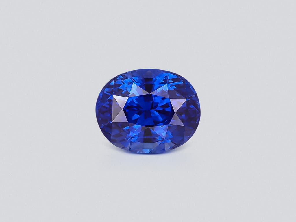 Rare sapphire Royal Blue oval cut 4.10 carats, Sri Lanka ID 11400