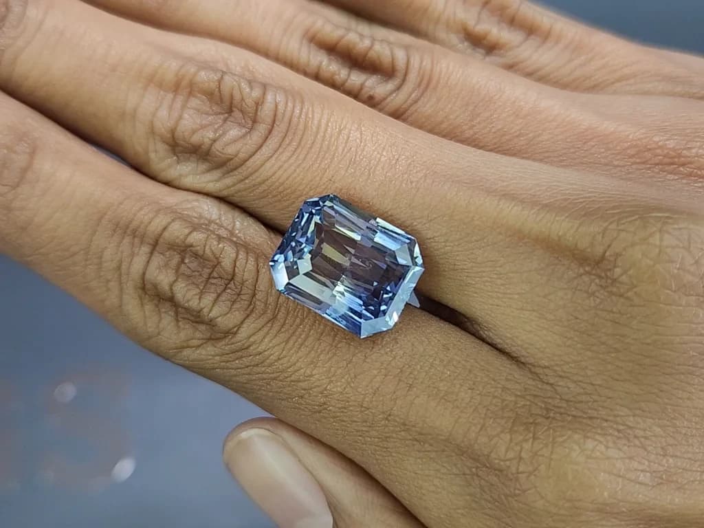 Unheated Bi-Color yellow-blue sapphire in octagon cut 15.45 carats, Sri Lanka ID 12301