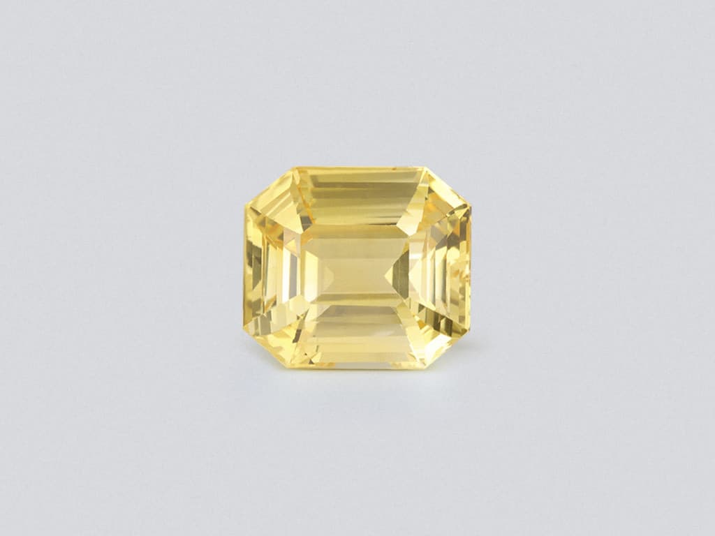 Unheated Golden Vivid Yellow sapphire in octagon cut 8.32 carats, Madagascar ID 10799