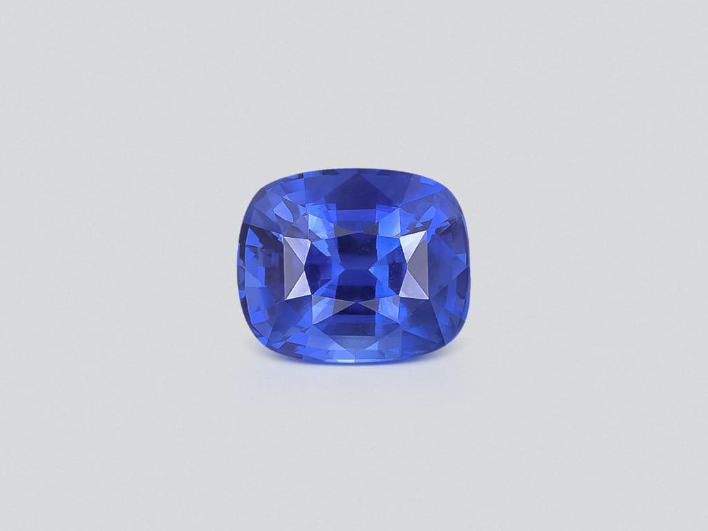 Sapphire Cornflower Blue cushion cut 4.13 carats, Sri Lanka ID 11401