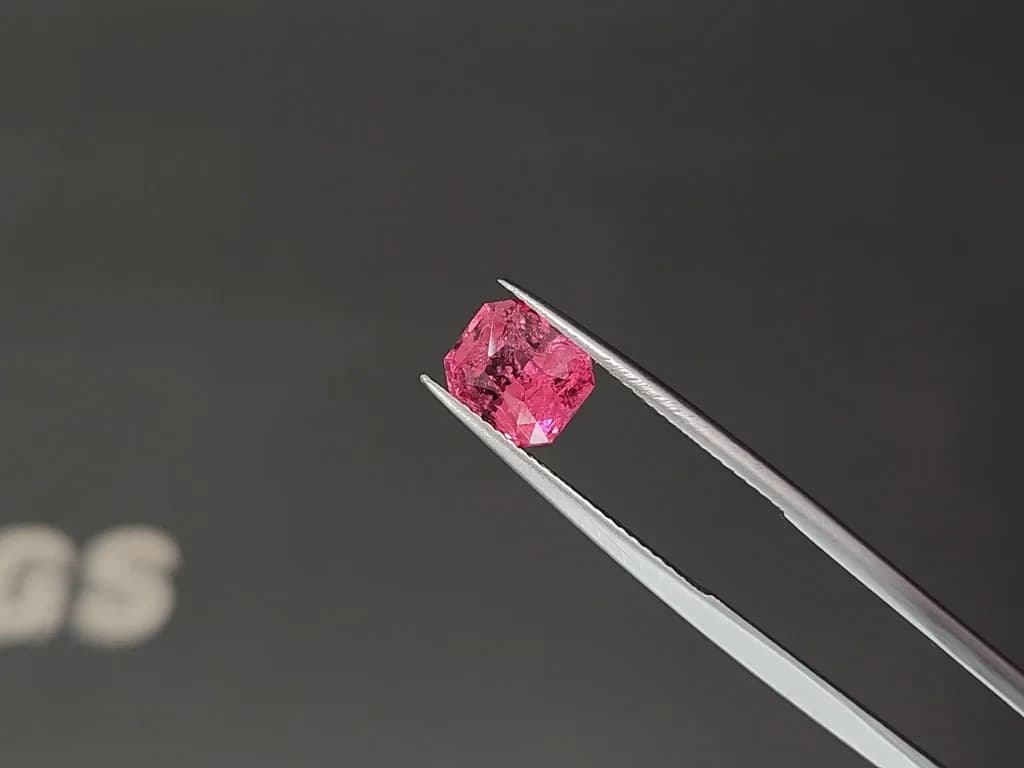 Spinel Vivid Pink Mahenge radiant cut 2.53 carats, Tanzania ID 12402