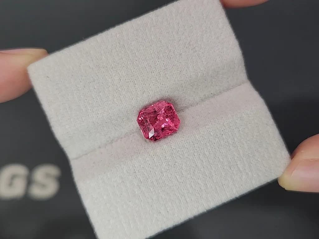 Spinel Vivid Pink Mahenge radiant cut 2.53 carats, Tanzania ID 12402