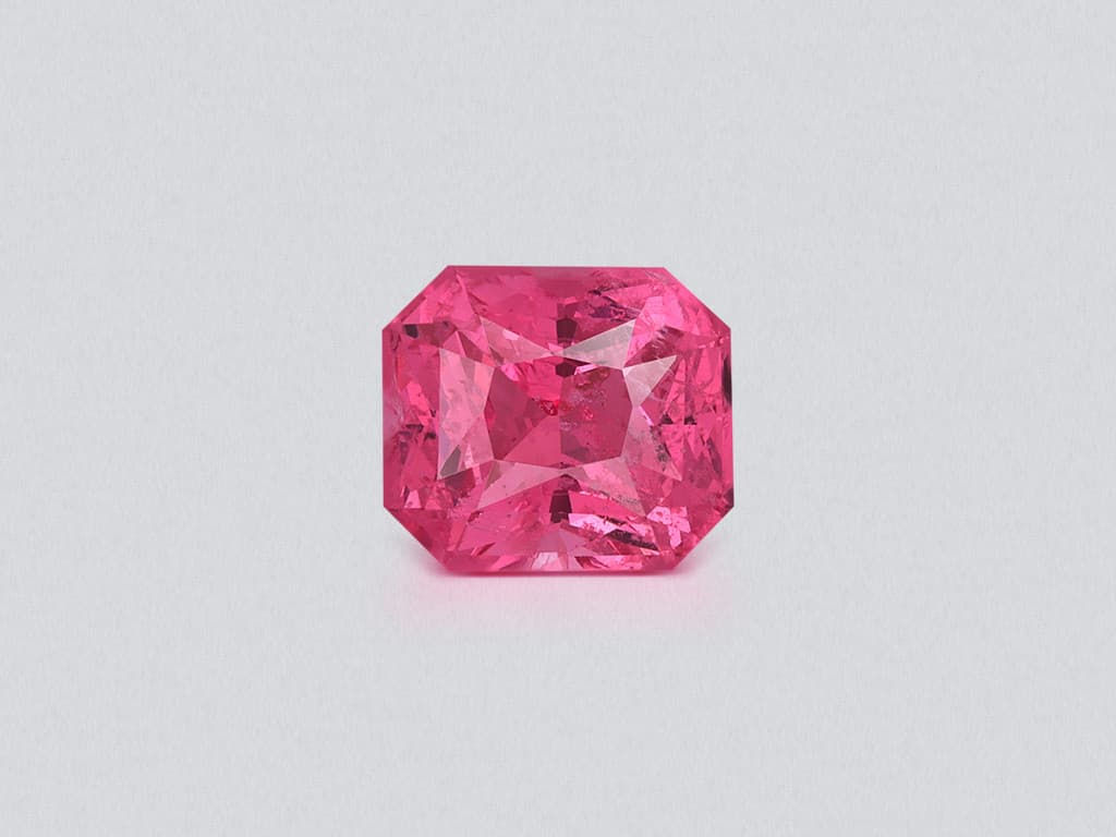 Spinel Vivid Pink Mahenge radiant cut 2.53 carats, Tanzania ID 12402