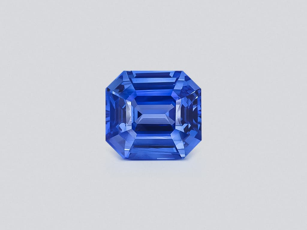 Cornflower Blue sapphire in octagon cut 3.04 carats, Sri Lanka ID 11803