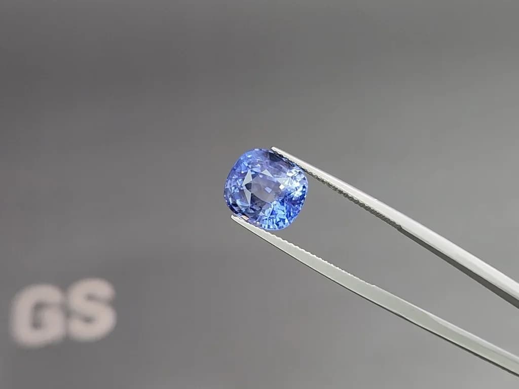 Unheated Intense Blue sapphire in cushion cut 8.05 carats, Sri Lanka ID 10801