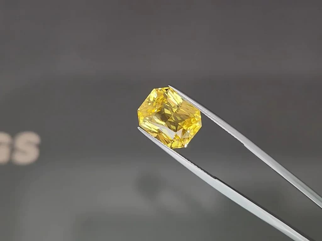 Unheated top Golden color sapphire in radiant cut 10.20 carats, Sri Lanka ID 11804