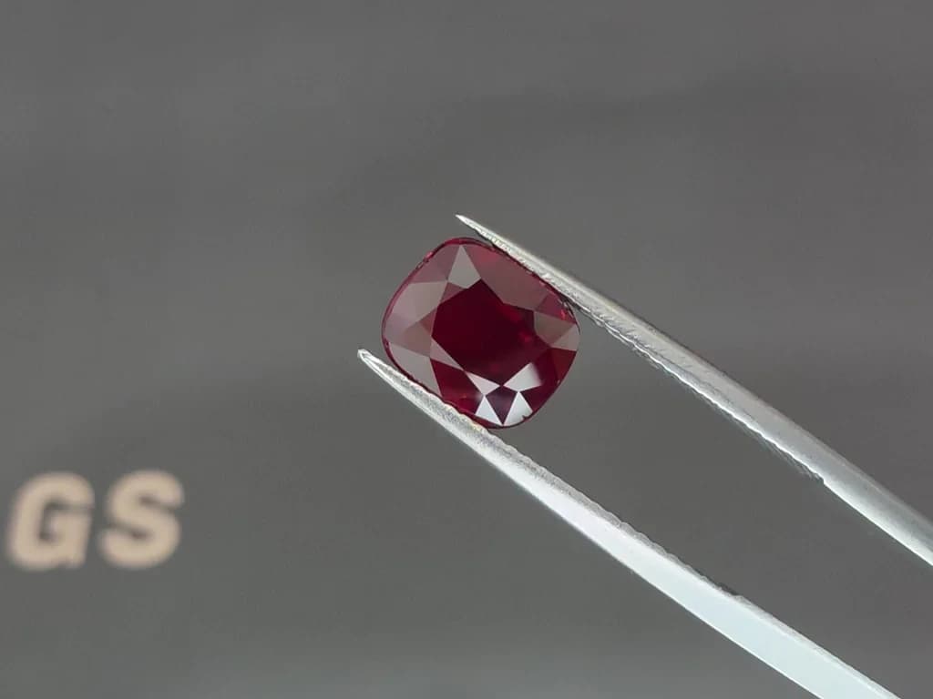 Unheated ruby Pigeon’s blood cushion cut 4.01 carats, Mozambique ID 11905
