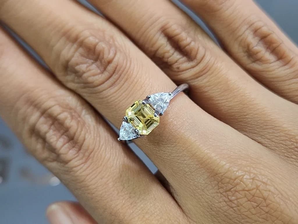 Unheated yellow sapphire octagon cut 1.51 carats, Sri Lanka ID 11908