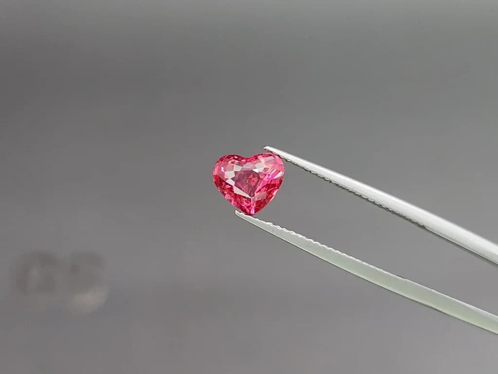 Mahenge spinel heart shape 2.16 carats, Tanzania ID 11006