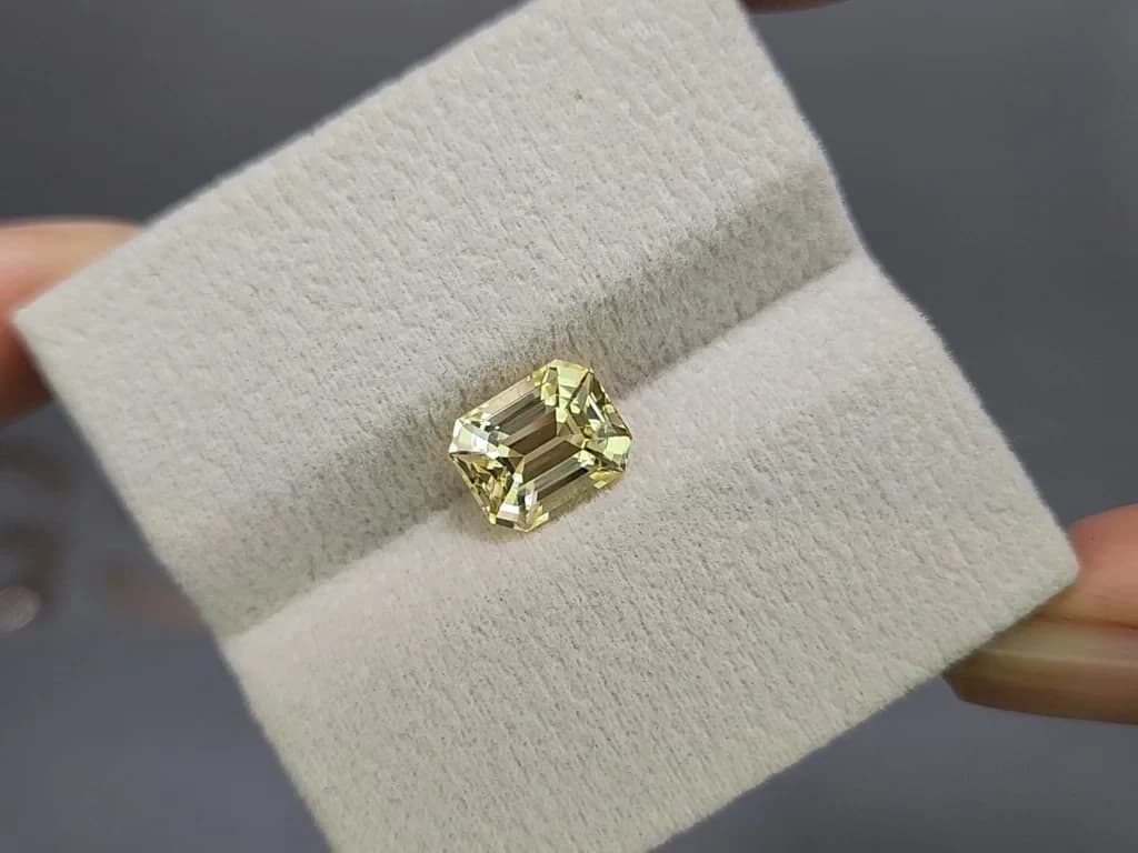 Unheated yellow sapphire octagon cut 3.18 carats, Sri Lanka ID 11910