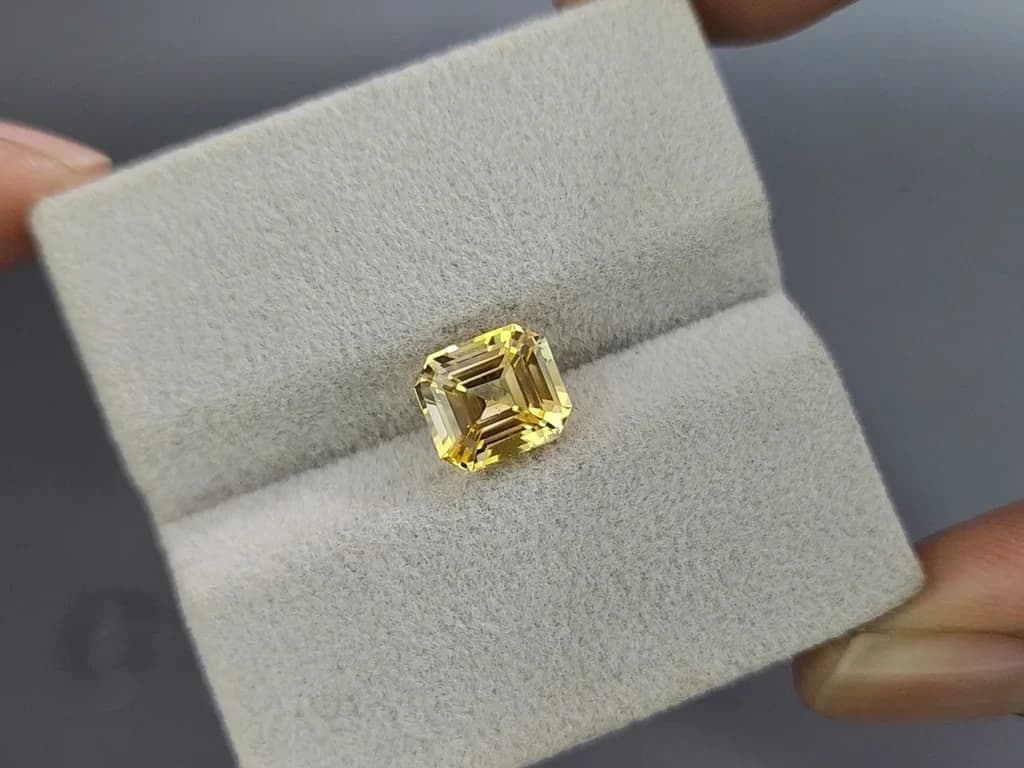 Unheated yellow sapphire octagon cut 3.11 carats, Sri Lanka ID 11412