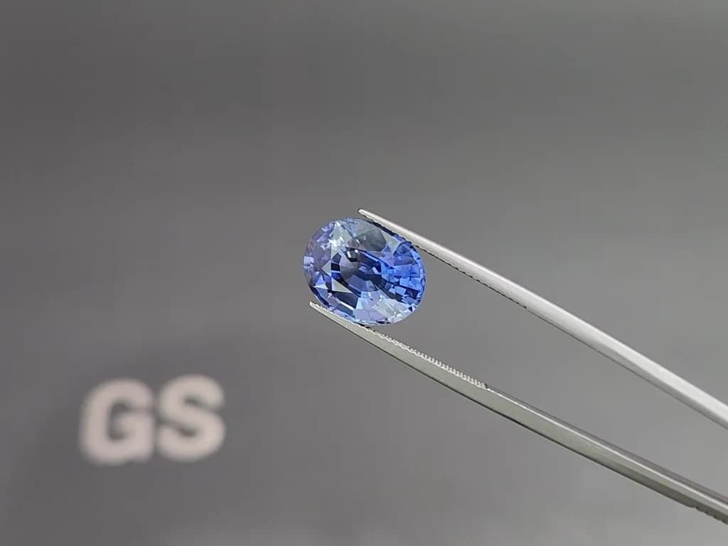 Intense Blue sapphire in oval cut 8.81 carats, Sri Lanka ID 10817