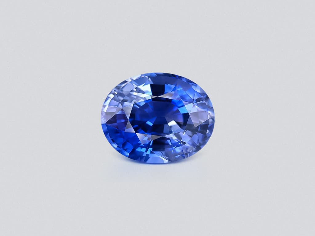 Intense Blue sapphire in oval cut 8.81 carats, Sri Lanka ID 10817