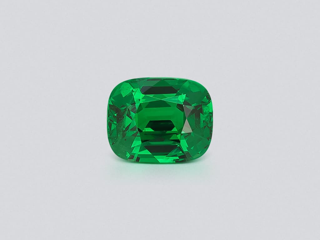 Garnet tsavorite cushion cut 3.01 carats, Africa ID 11420