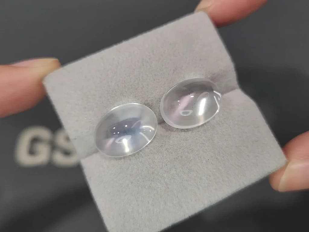 Pair of moonstones in cabochon cut 16.89 carats, Burma ID 10819