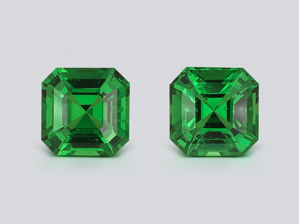 Pair of tsavorite garnets asscher cut 2.02 carats, Africa ID 11421
