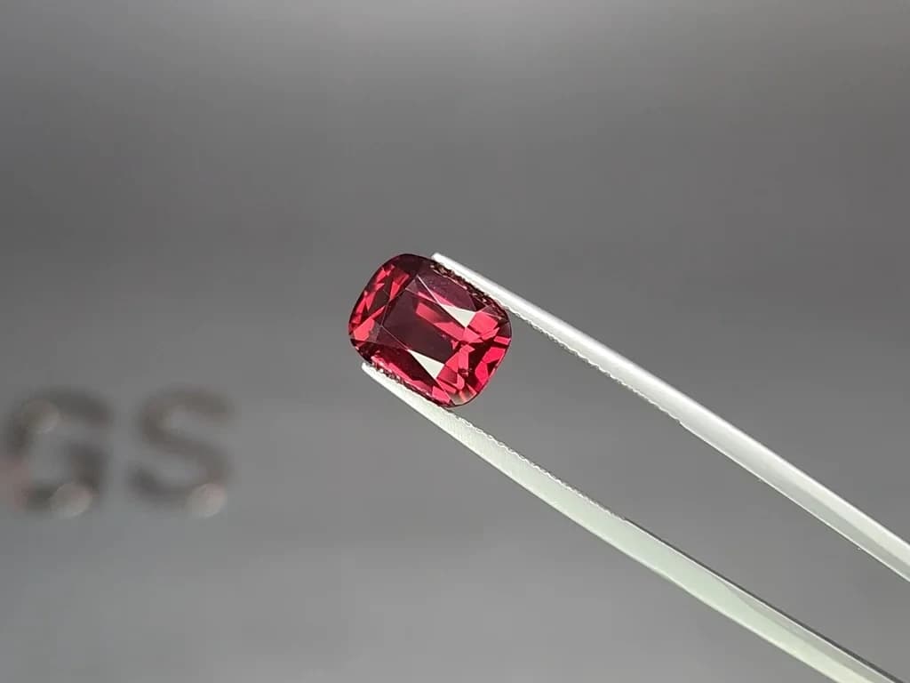 Garnet cushion cut 5.08 carats, Africa ID 11822