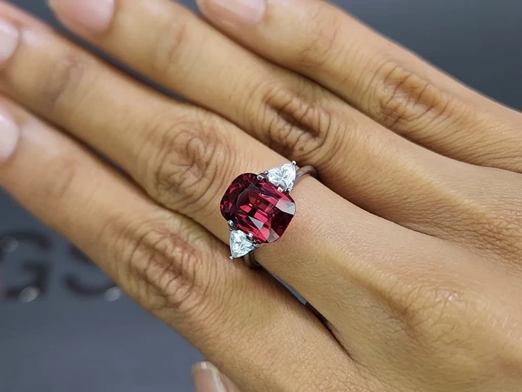 Garnet cushion cut 5.08 carats, Africa ID 11822