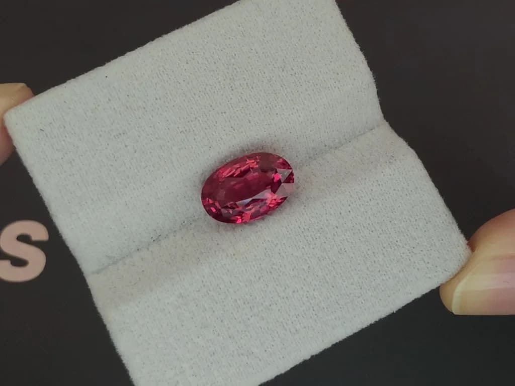 Mahenge spinel oval cut 4.05 carats, Tanzania ID 12123