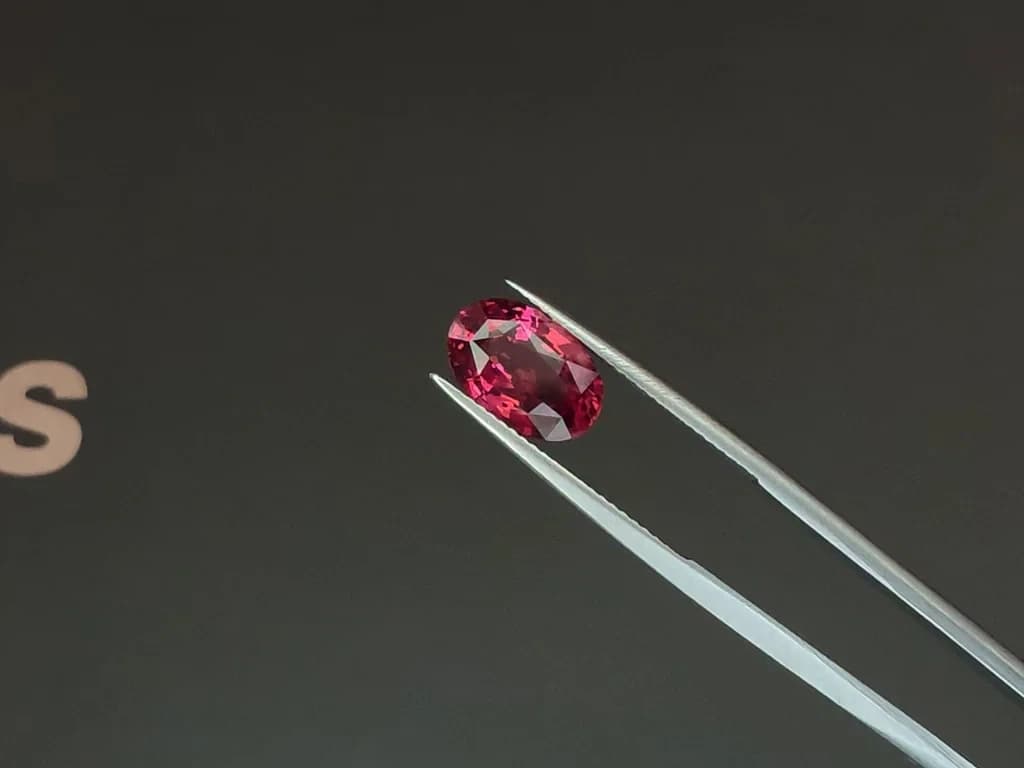 Mahenge spinel oval cut 4.05 carats, Tanzania ID 12123