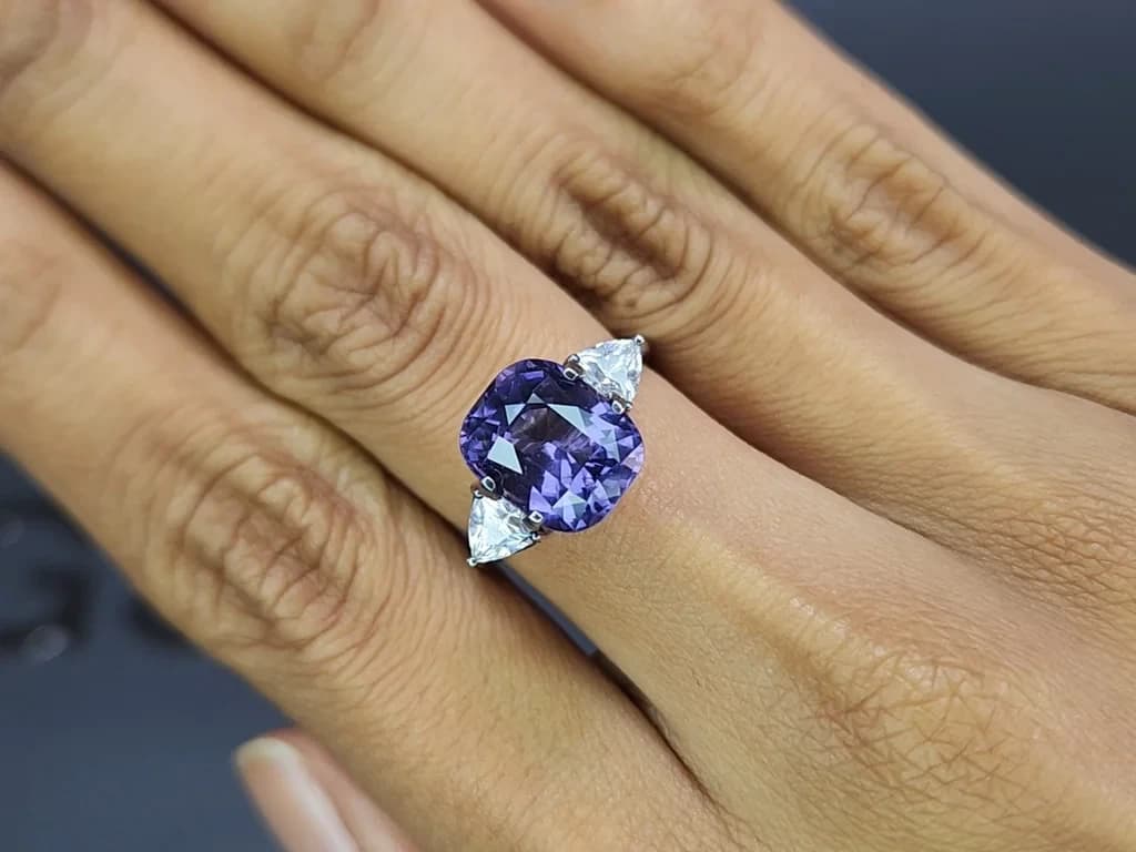 Lavender spinel cushion cut 5.10 carats, Tanzania ID 11826