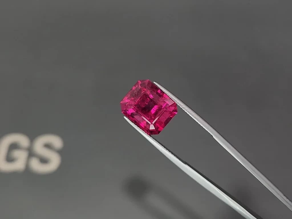 Vivid pink tourmaline in octagon cut 11.05 carats, Nigeria ID 10826