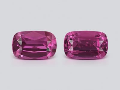 Pair of garnets rhodolite sugarloaf cut 2.53 carats, Madagascar ID 11573