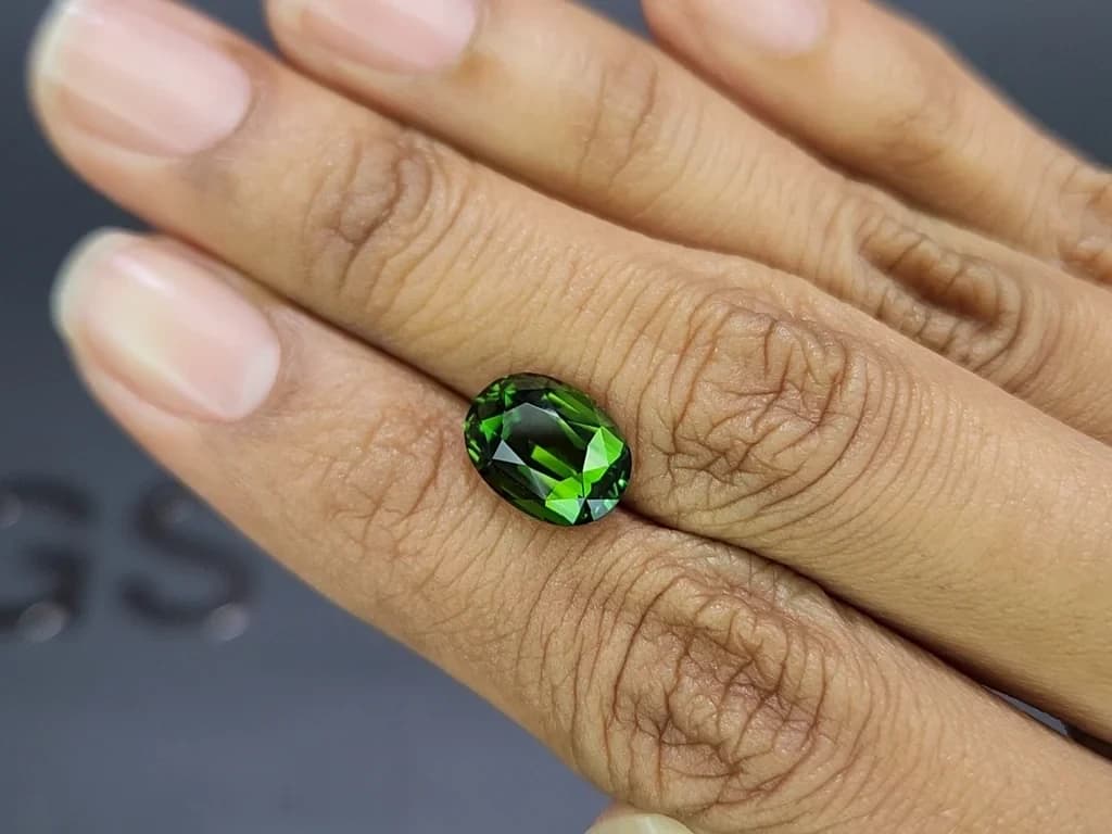 Chrome tourmaline oval cut 4.34 carats, Africa ID 11830