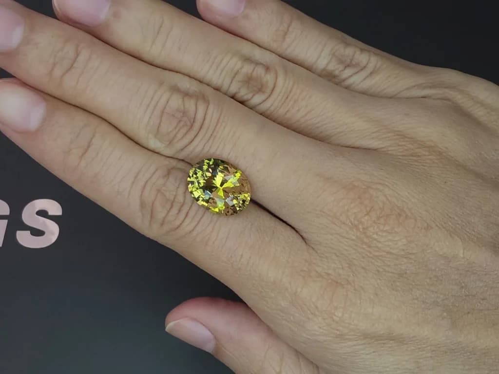 Chrysoberyl oval cut 6.65 carats, Sri Lanka ID 12130