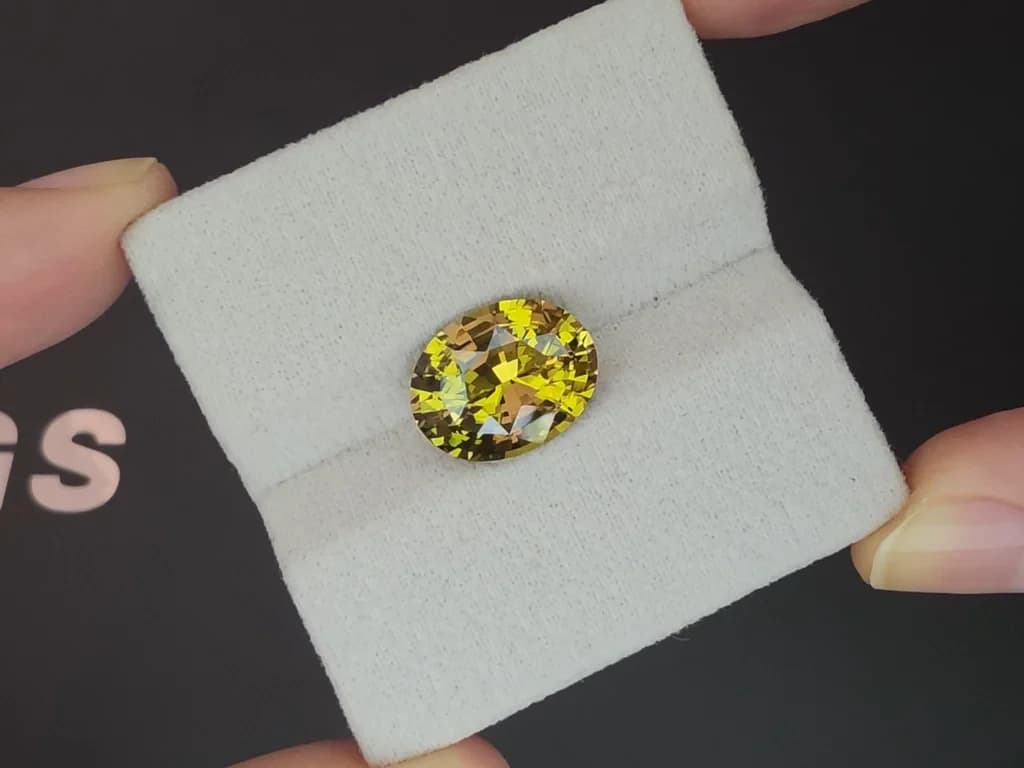 Chrysoberyl oval cut 6.65 carats, Sri Lanka ID 12130