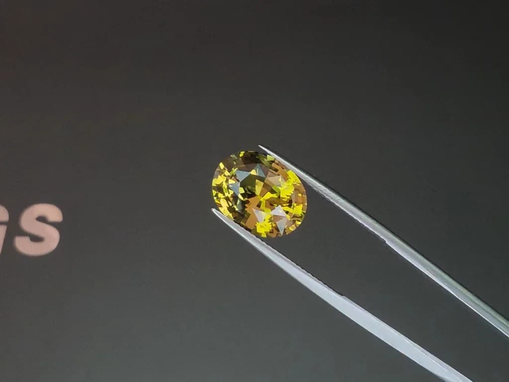 Chrysoberyl oval cut 6.65 carats, Sri Lanka ID 12130