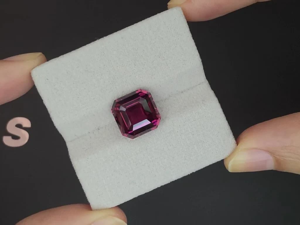 Purple garnet asher cut 10.01 carats, Nigeria ID 12131