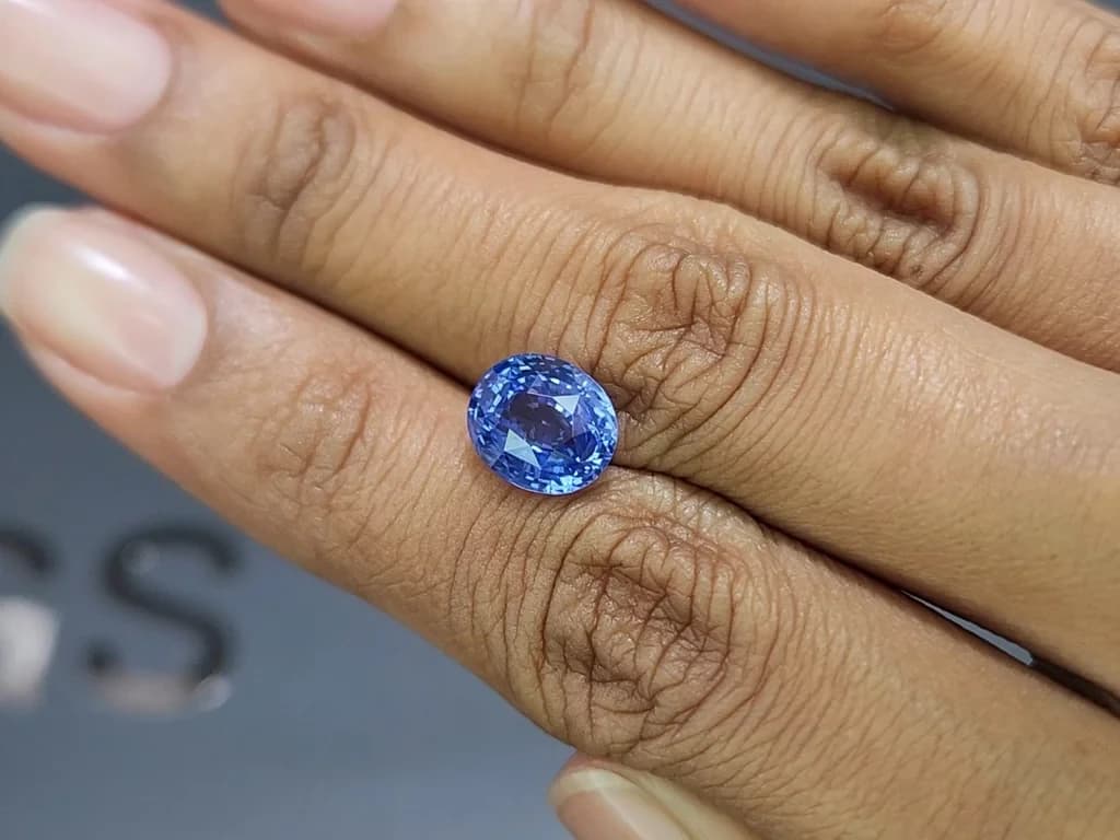 Blue sapphire oval cut 5.00 carats, Sri Lanka ID 11842