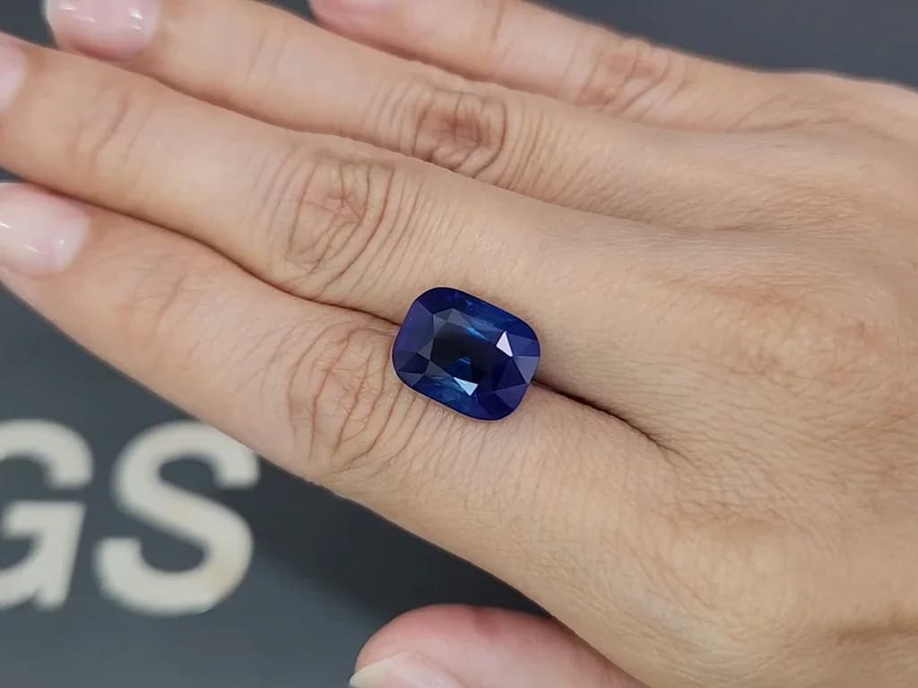 Unheated top quality Royal Blue sapphire in cushion cut 9.15 carats, Sri Lanka ID 9291
