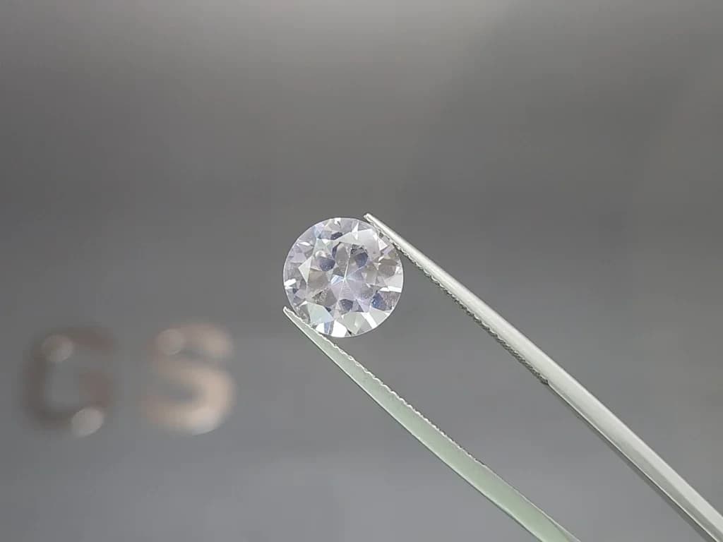 White sapphire round cut 3.85 carats , Sri Lanka ID 12144