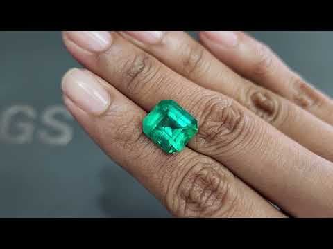 Muzo Vivid Green emerald in octagon cut 7.65 carats, Colombia (GRS) ID 10286