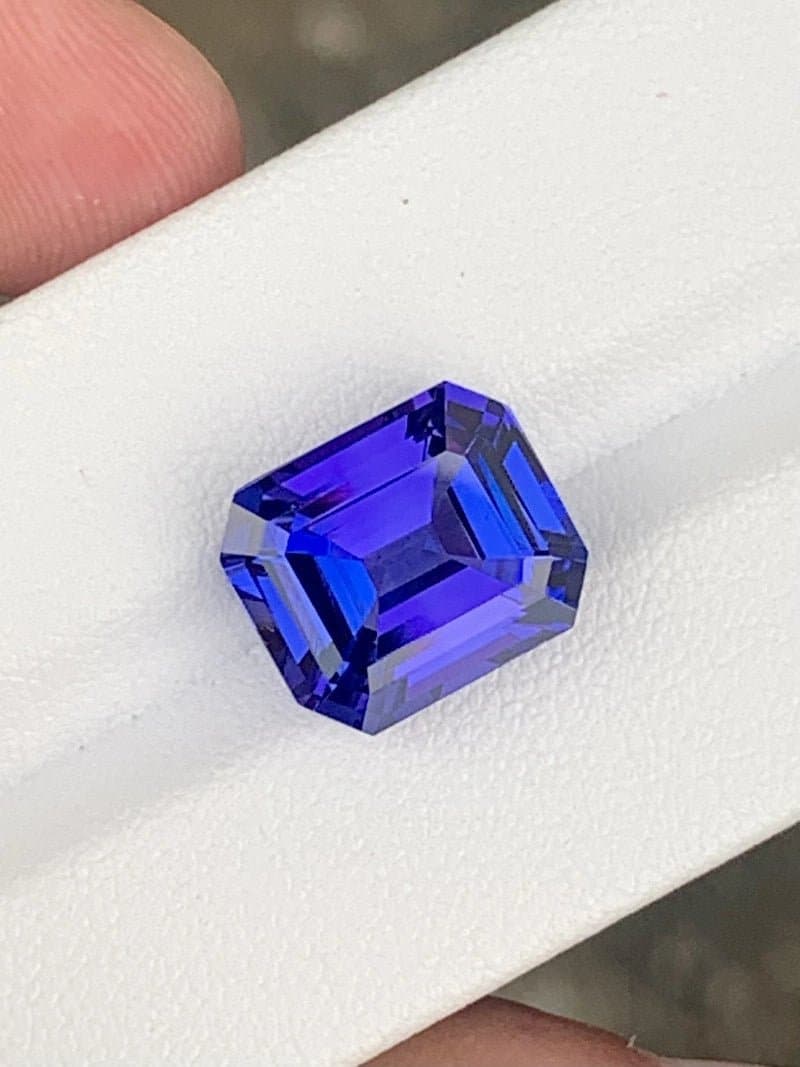 Tanzanite - 10.08 ct