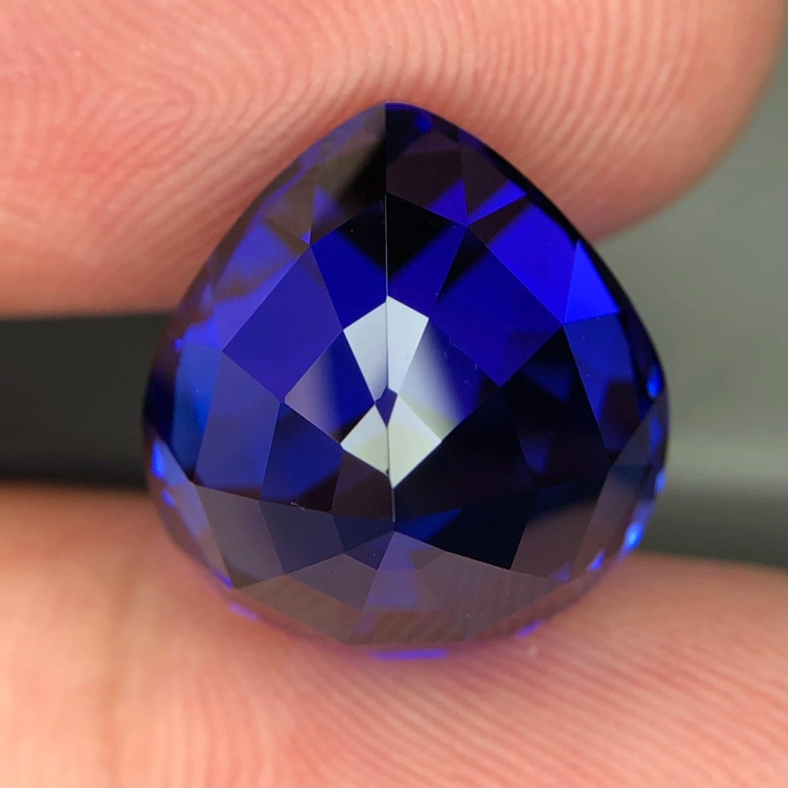 Tanzanite - 18.27 ct