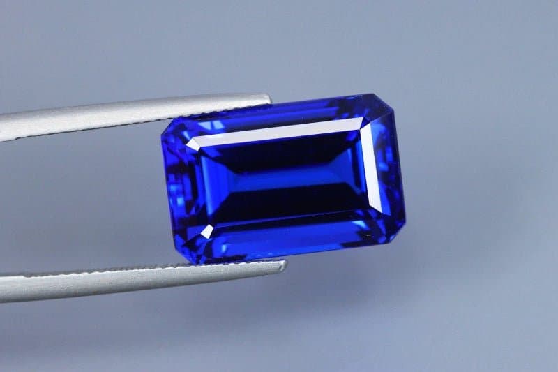 Tanzanite - 21.45 ct