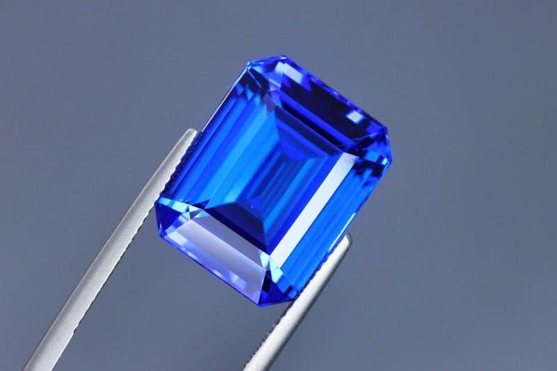 Tanzanite - 22.05 ct