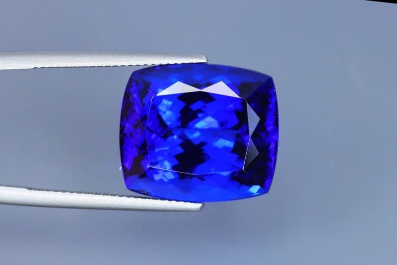 Tanzanite - 29.67 ct